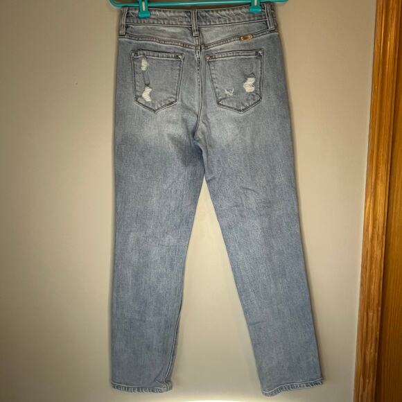 KanCan Light Wash Distressed Mom Jean Size 7 / 27 - Picture 2 of 12